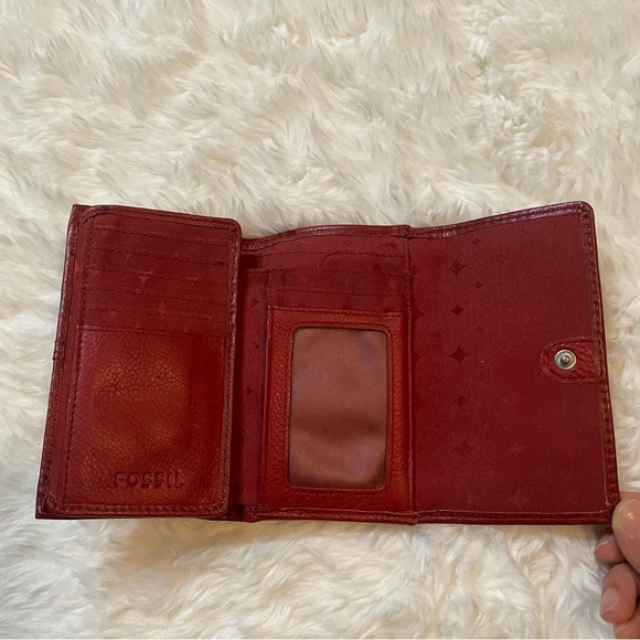 Fossil Red Trifold Wallet - Picture 7 of 9